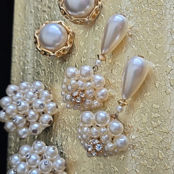 Pearls pearls and pearls earrings - Picture 3 of 10